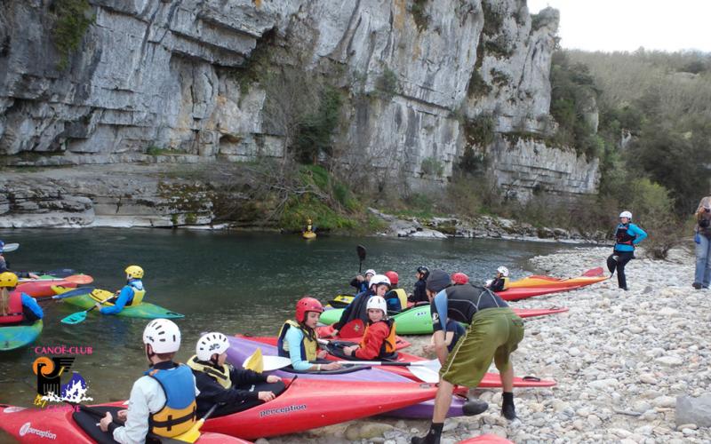 Canoë Club de Genève : kayak et eaux-vives sont notre plaisir ! Pâques en Ardèche 2015 custom text