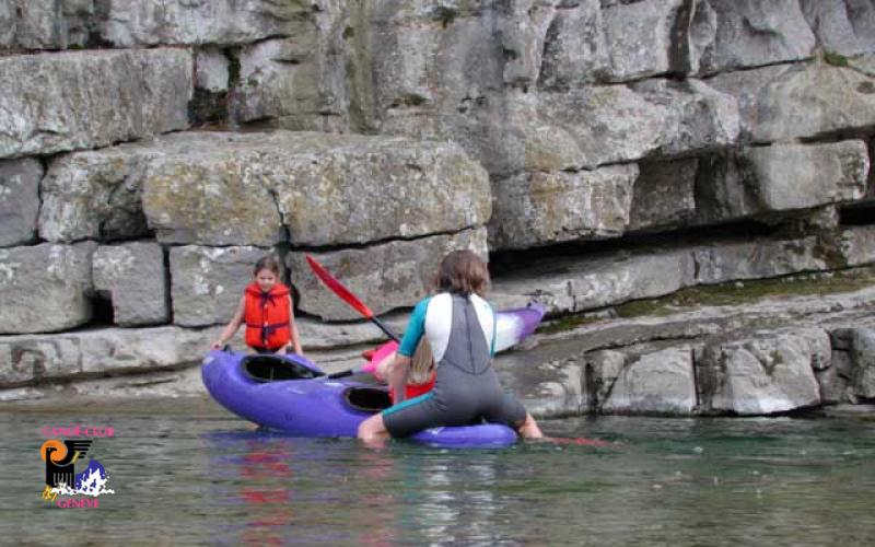 Canoë Club de Genève : kayak et eaux-vives sont notre plaisir ! Labeaume (Ardèche) 2005 custom text