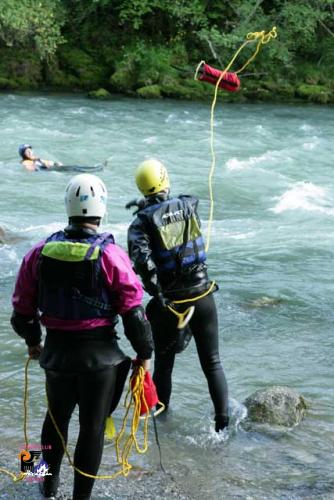 Canoë Club de Genève : kayak et eaux-vives sont notre plaisir ! Sécurité en rivière 2005 custom text